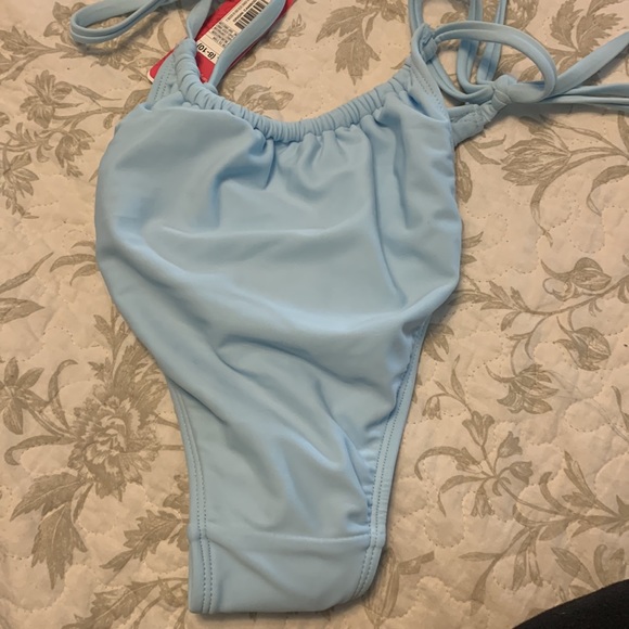 String Bikini - Picture 4 of 9